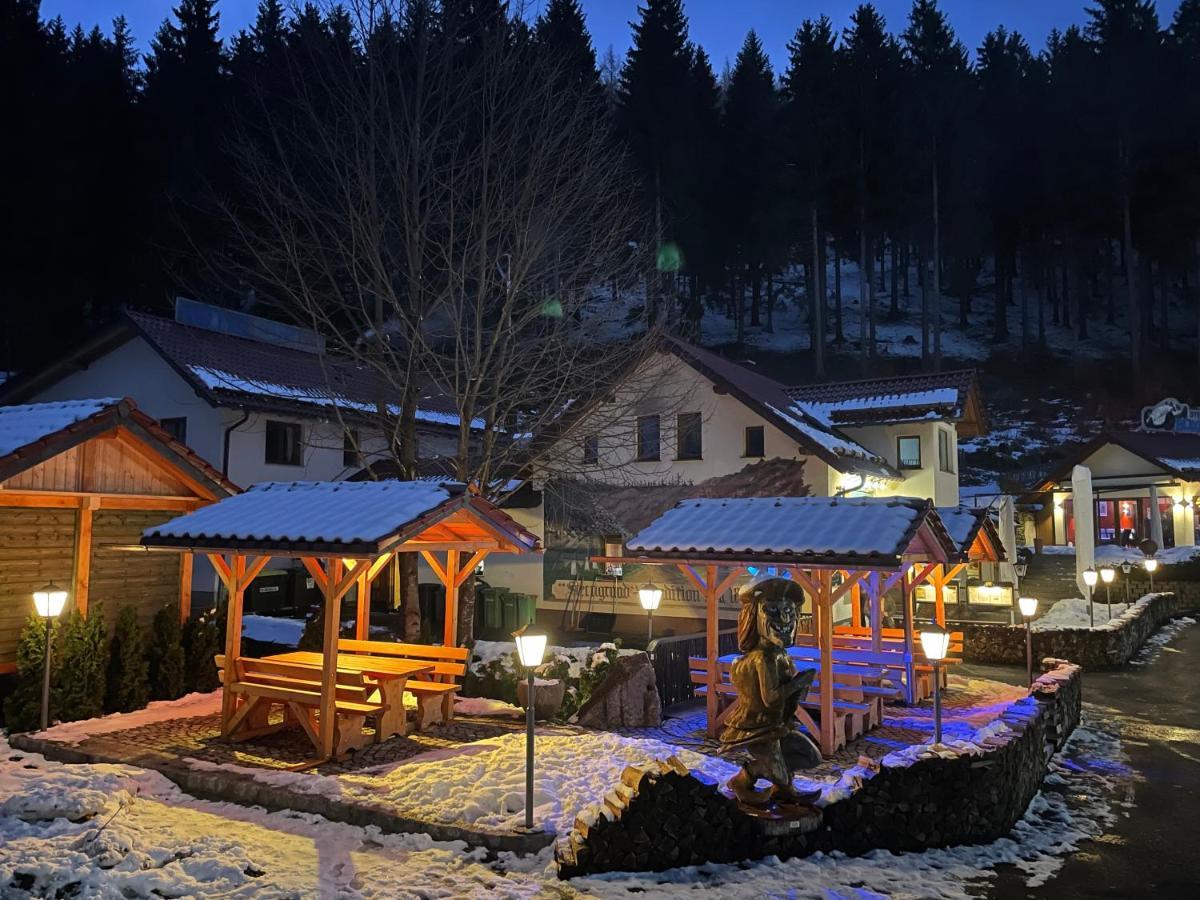 Hotel & Gasthaus Sterngrund Zella-Mehlis Eksteriør bilde