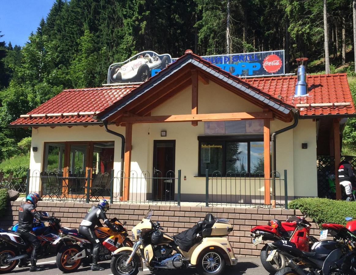 Hotel & Gasthaus Sterngrund Zella-Mehlis Eksteriør bilde