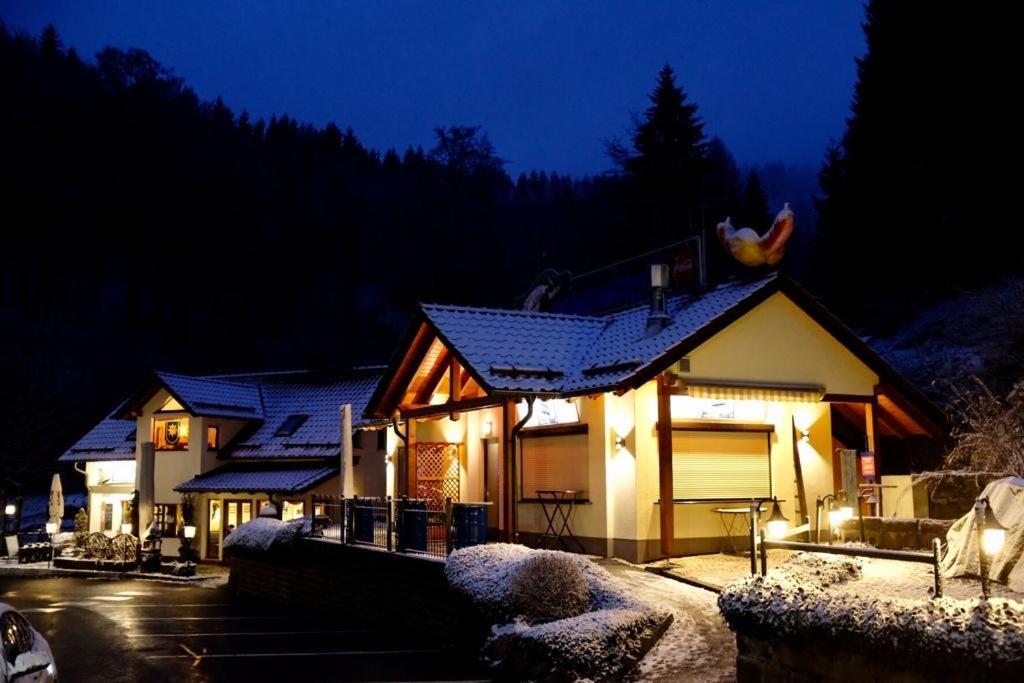 Hotel & Gasthaus Sterngrund Zella-Mehlis Eksteriør bilde