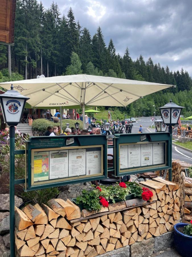 Hotel & Gasthaus Sterngrund Zella-Mehlis Eksteriør bilde