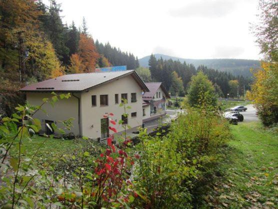 Hotel & Gasthaus Sterngrund Zella-Mehlis Eksteriør bilde